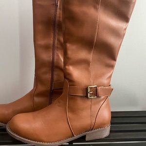 BNWOT Size 7 youth brown knee high boots